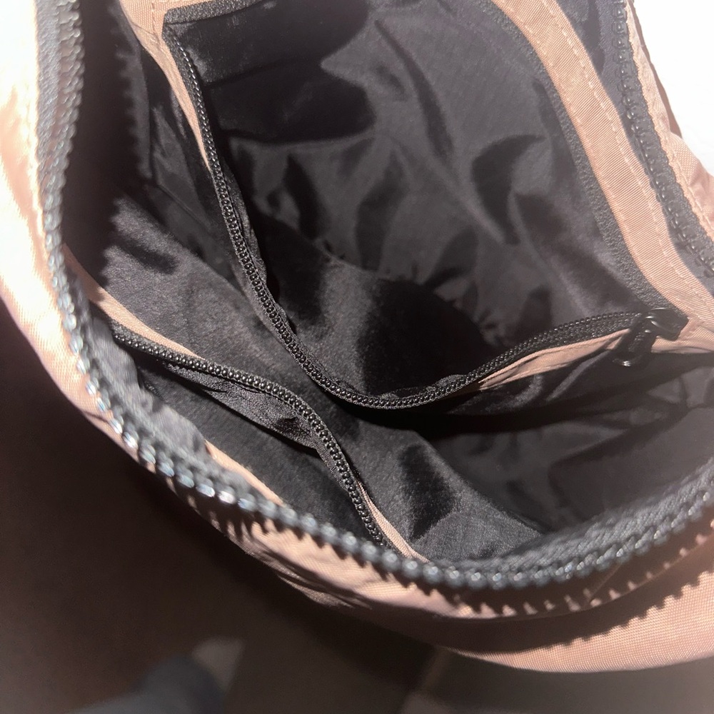 BAGGU Medium Crescent Bag - Cocoa 🤎 - Picture 2 of 7